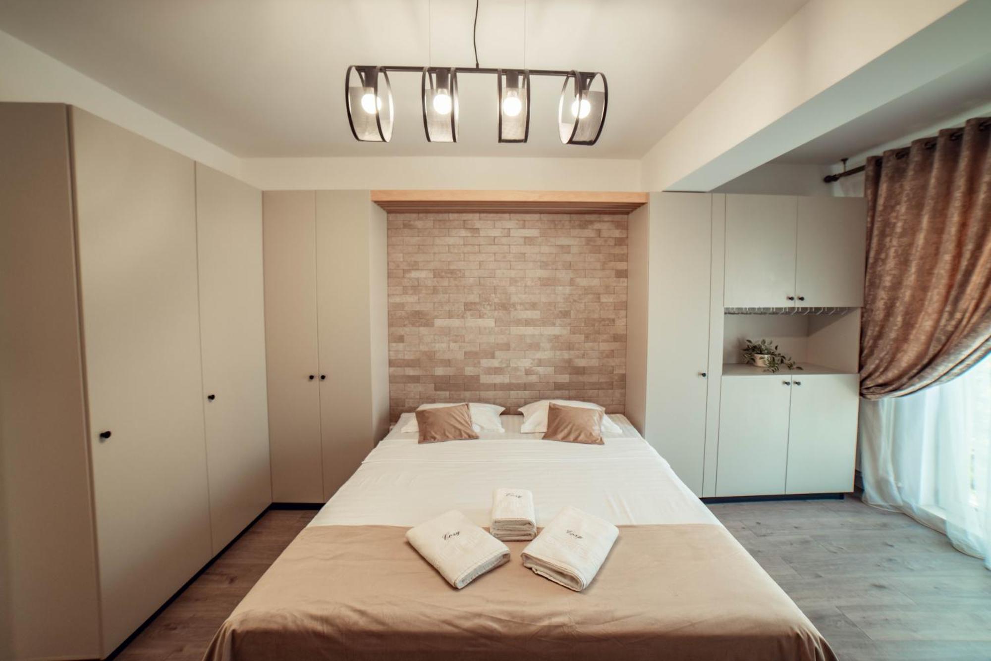 Palace Of Culture & Palas Mall Collection Suites & Studios ياش المظهر الخارجي الصورة